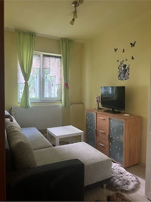 Apartament cu 3 camere,semidecomandat - imagine 2