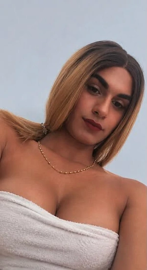  transexuala reala Sara