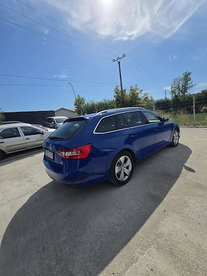 Skoda Superb 2022 1.4 Benzina Hibrid - imagine 5