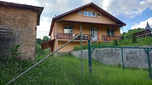 Casa cu teren la munte Buhalnita - imagine 2