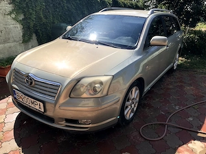 Vând Toyota Avensis T25