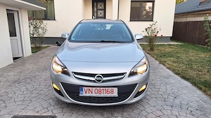 Opel Astra J 1.4 benzina clasic 2014 - imagine 4