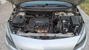 Opel Astra J 1.4 benzina clasic 2014 - imagine 3
