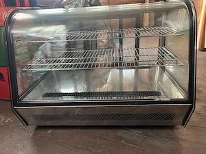 Vitrina frigorifica patiserie160l(2buc)