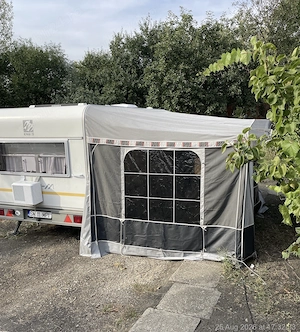 Rulotă Knaus, două locuri de dormit separate, panou 450 W, baterii LiFePEO4 200 AH, aer condiționat - imagine 9