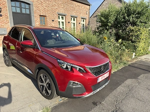 Vând auto Peugeot 3008 1.6 HDI Allure ( 12 2016) cutie manuală 6 trepte 