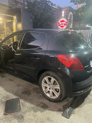 vand peugeot 207 1.6hdi km reali  - imagine 5