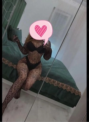 Eliza blonda sexy