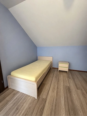 Mobilă completă cameră tineret cu pat, dulap, birou, noptieră, bibliotecă