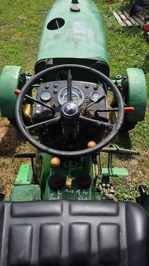 Vând  Tractor  John  Deere 2130 s adus recent din Germania  - imagine 2