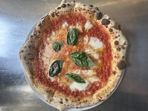 Angajăm Ospătar și Pizzer  - imagine 2