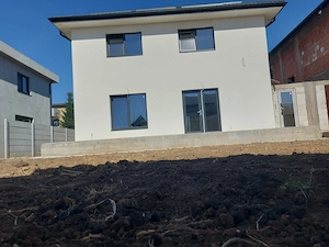 192 MP OFERTA UNICA PROPRIETAR caramida ext 30 inter 25 incalz pard 4 cam 3 bai METROU 2KM  - imagine 9