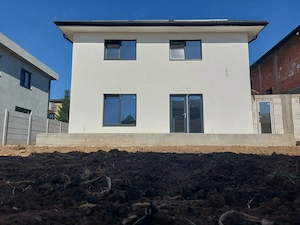 192 MP OFERTA UNICA PROPRIETAR caramida ext 30 inter 25 incalz pard 4 cam 3 bai METROU 2KM  - imagine 8
