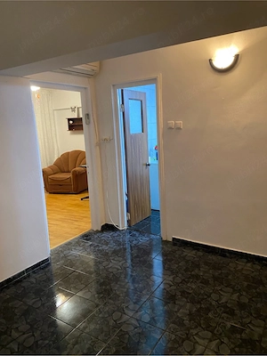 Apartament 3 camere, decomandat , mobilat - imagine 5