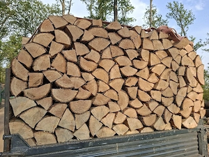 vând lemne de foc esență tare cer,fag,carpen,stejar cantitate garantata  transport gratuit  lemnele 