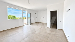 Apartament cu 3 camere și 2 băi, plus balcon