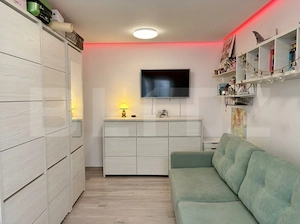 Apartament cu 3 camere decomandat. Etajul 1, bloc izolat. Zona Andrei Muresanu - imagine 2