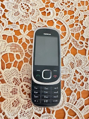 Nokia 6700 Slide