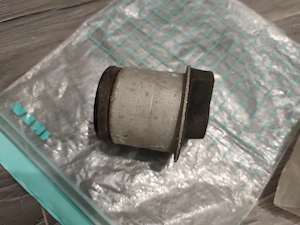 suport ax punte spate bucsa Opel Astra H Zafira B Meriva original nou GM 13267215 - imagine 2