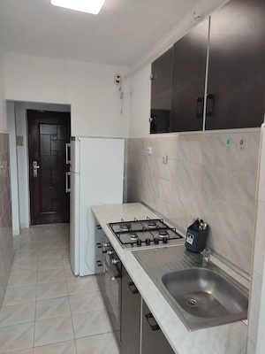 Garsoniera decomandata, etaj intermediar, zona Vlahuta - imagine 3