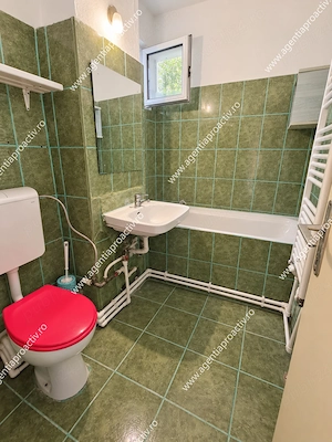 Apartament cu 4 camere decomandate, Micro 39B, etajul 1, 2 băi și 2 balcoane - imagine 7