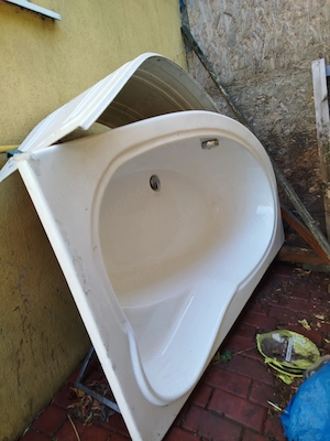vand cada baie acryl pe colt cu masca si suport, stare buna