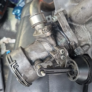 Vand galerie admisie cu EGR ,Conduta EGR si racitor EGR -ORIGINALE,VW TOUAREG 2005 - imagine 7