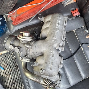 Vand galerie admisie cu EGR ,Conduta EGR si racitor EGR -ORIGINALE,VW TOUAREG 2005 - imagine 2