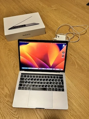 MacBook Pro 13 Touch Bar 2,4GHz, 8GB, 512GB, A1989, Cutie