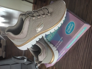 Skechers marimea 37 model deosebit 