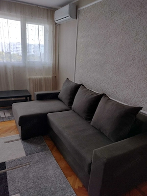 Inchiriez doua camere