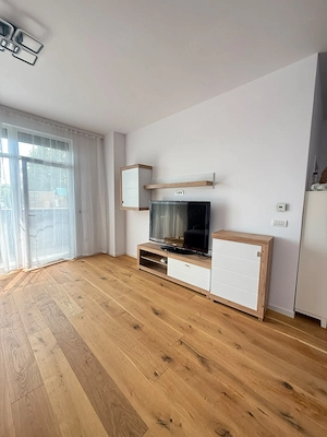 Apartament SUPERB cu 2 camere, semidecomandat, la câteva minute de Spitalul Județean,PARCARE inclusa - imagine 2