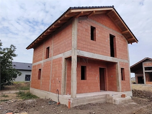 CASA INDIVIDUALA - LANGA ASFALT - FINISAJE LA CERERE