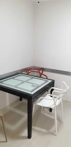 Apartament 3 camere de vânzare | Poarta 6 | Renovat integral | Etajul 3  - imagine 2
