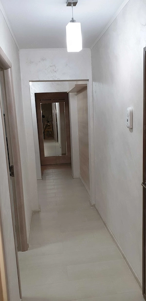 Apartament 3 camere de vânzare | Poarta 6 | Renovat integral | Etajul 3  - imagine 3