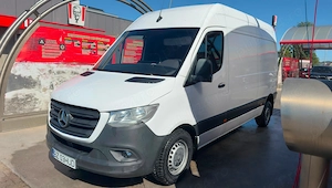 Inchiriez duba Mercedes Sprinter 3.5 T automata