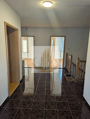 Vilă pentru Activități Comercia –5 Camere, Curte500 MP – Zona Aradului - imagine 4