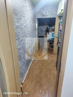 Apartament la etajul 1, baie cu geam și bucătărie închisă | Calea Șagu - imagine 8