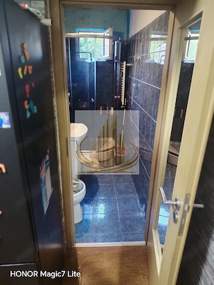 Apartament la etajul 1, baie cu geam și bucătărie închisă | Calea Șagu - imagine 7