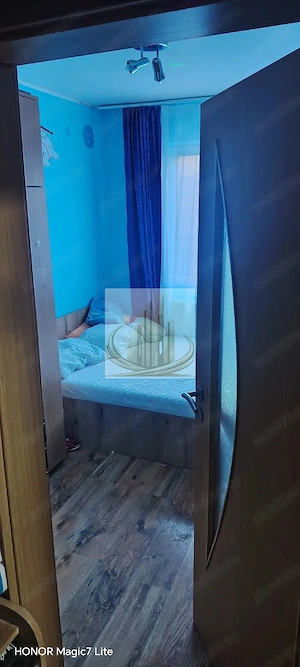 Apartament la etajul 1, baie cu geam și bucătărie închisă | Calea Șagu - imagine 6