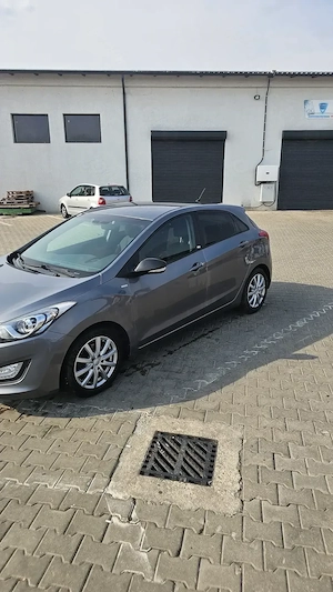 Hyundai I30-- motor 1.4-- 90CP - imagine 1