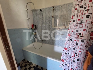 Casa 2 camere curte comuna de vanzare zona Centrala 47 mp utili  - imagine 6