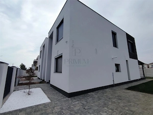 DUPLEX MODERN - ZONA CENTRALA - SEPARAT PRIN BAIE - GAZON SI SISTEM DE IRIGARE - imagine 2
