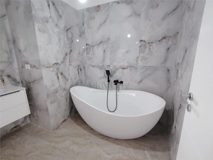 DUPLEX MODERN - ZONA CENTRALA - SEPARAT PRIN BAIE - GAZON SI SISTEM DE IRIGARE - imagine 12
