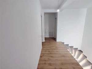 DUPLEX MODERN - ZONA CENTRALA - SEPARAT PRIN BAIE - GAZON SI SISTEM DE IRIGARE - imagine 6