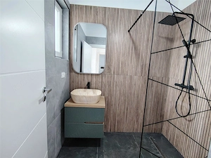 DUPLEX MODERN - ZONA CENTRALA - SEPARAT PRIN BAIE - GAZON SI SISTEM DE IRIGARE - imagine 11