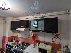 Apartament P+1, 4 camere, 2 bai, 3 balcoane, Zona Centrala Piatra Neamt - imagine 14