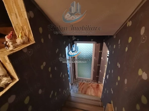 Apartament P+1, 4 camere, 2 bai, 3 balcoane, Zona Centrala Piatra Neamt - imagine 9