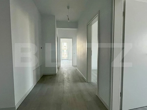 Apartament 3 camere, 78.7 mp, parcare + boxa, zona Tractoru - imagine 2