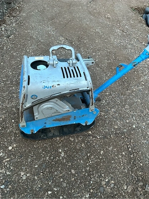 Inchiriez placa de compactat , mai conpactor   Recaş Timisoara 